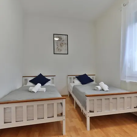 Studio Suite Mit Service Wie Im Hotel Göppingen Esterno foto